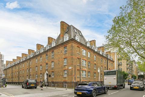 Studio to rent, Ebury Bridge Road, Pimlico, London, SW1W