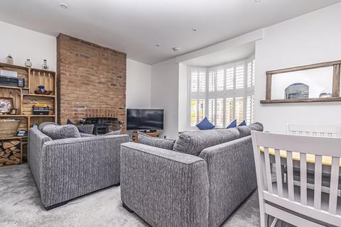 2 bedroom flat for sale, Clovelly Road, Southsea