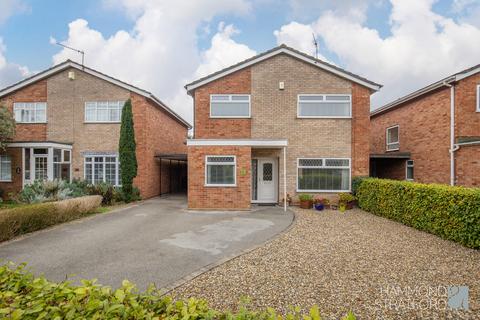 4 bedroom detached house for sale, Primula Drive, Norwich