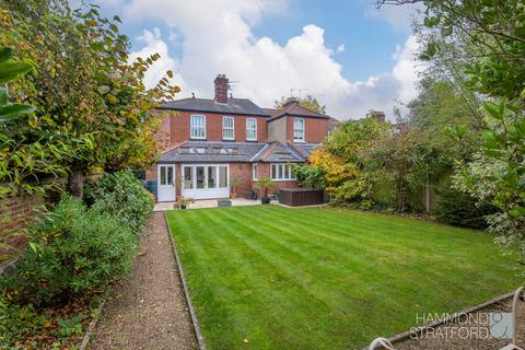 4 bedroom semi-detached house for sale, Mile End Road, Norwich