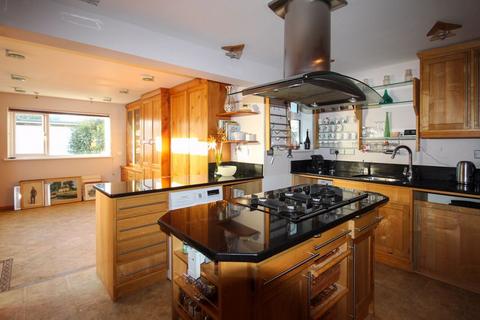 3 bedroom semi-detached house for sale, Hawkinge - Offers In Excess of £325,000