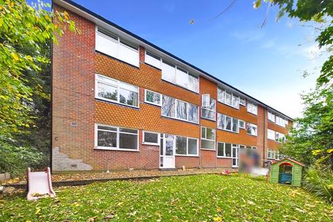 2 bedroom apartment for sale, CHURCH HILL , CATERHAM