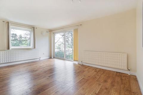 2 bedroom apartment to rent, Cedar Court, Haslemere