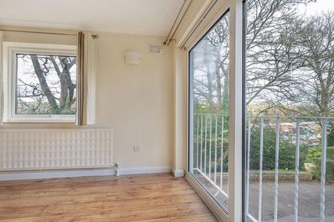 2 bedroom apartment to rent, Cedar Court, Haslemere