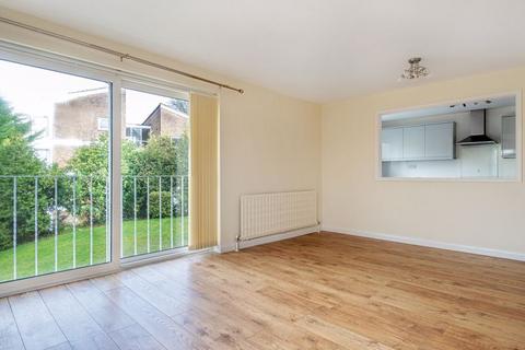 2 bedroom apartment to rent, Cedar Court, Haslemere