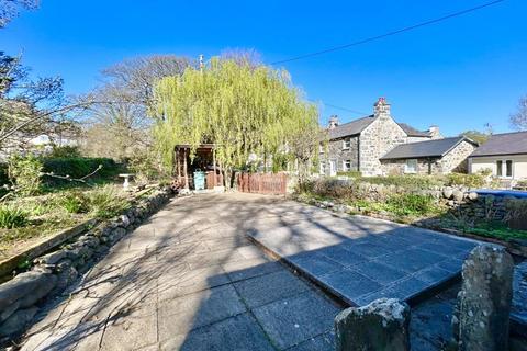 undefined, Rowen, Conwy