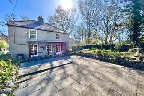 undefined, Rowen, Conwy