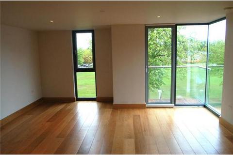 2 bedroom apartment to rent, Parkview, Hersham