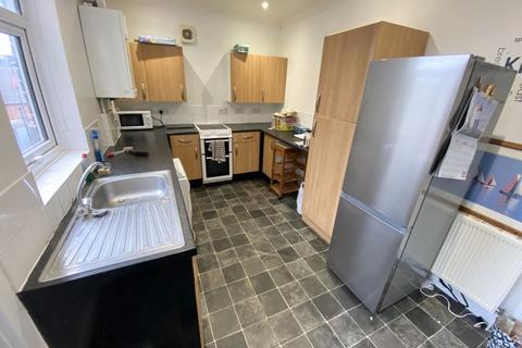 3 bedroom terraced house to rent, York Street, Cowes