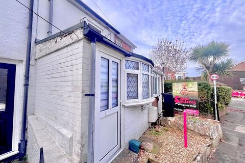 1 bedroom terraced house for sale, West Street, Sandown