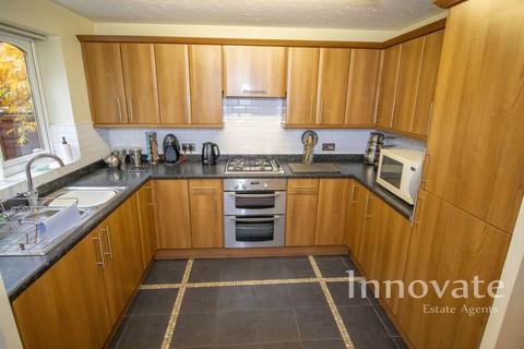 3 bedroom end of terrace house for sale, Alexandra Way, Oldbury B69