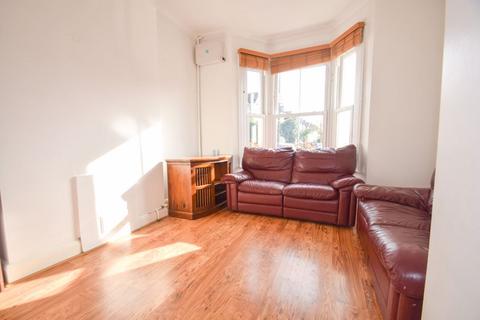 1 bedroom flat for sale, Robinson Road, London SW17