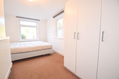 1 bedroom flat for sale, Robinson Road, London SW17