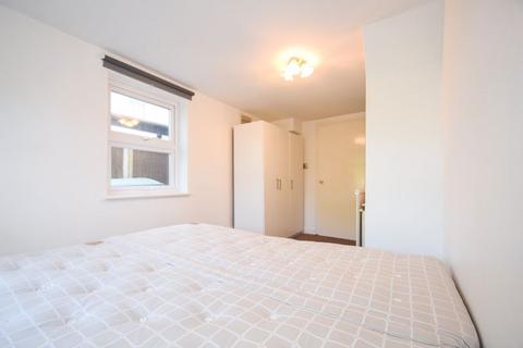 1 bedroom flat for sale, Robinson Road, London SW17