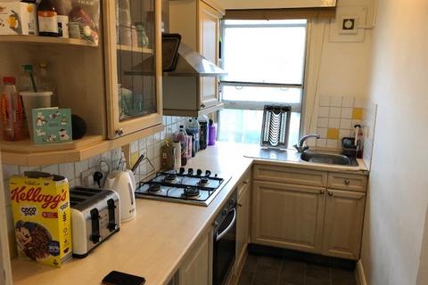 4 bedroom maisonette to rent, Sackville road, Hove