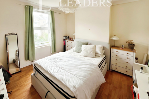 2 bedroom apartment to rent, Hova Villas, Hove