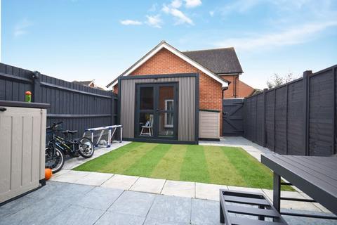 35 Aspen Drive, Minster On Sea, Sheerness, ME12 3FN