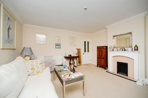 1 bedroom flat to rent, Wilbury Villas, Hove