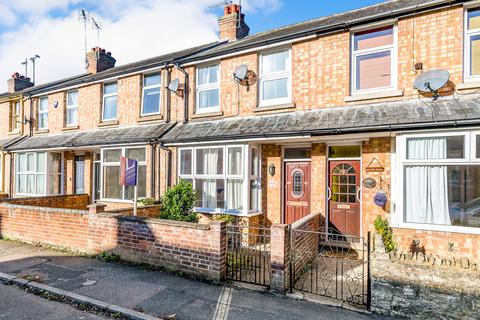 3 bedroom terraced house to rent, Clarence Road, Stony Stratford, MK11 1JF