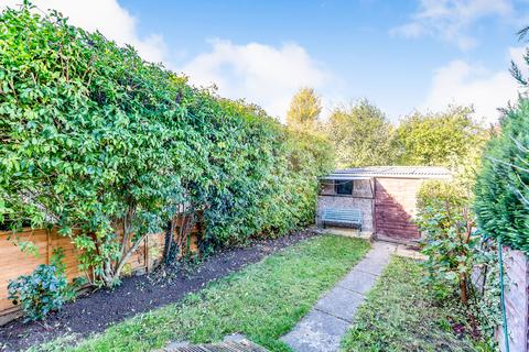 3 bedroom terraced house to rent, Clarence Road, Stony Stratford, MK11 1JF