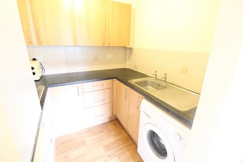 1 bedroom apartment to rent, Windsor Street - One Bedroom - Unfurnished - LU1