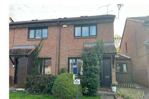 2 bedroom end of terrace house to rent, Merryman Drive