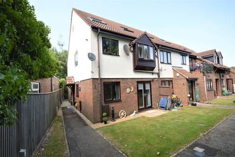 2 bedroom flat for sale, Milton Gardens, Princes Risborough HP27