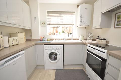 2 bedroom flat for sale, Milton Gardens, Princes Risborough HP27