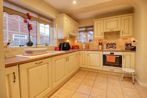 3 bedroom semi-detached house for sale, Bodmin Close, Scunthorpe