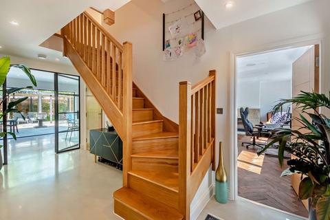 5 bedroom detached house for sale, Lydiate Lane, Willaston CH64
