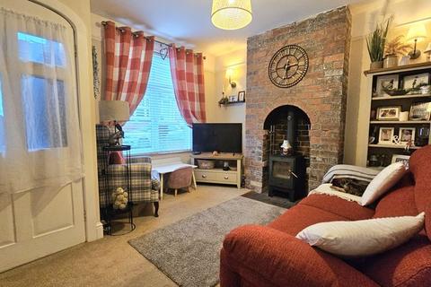 2 bedroom terraced house for sale, Platts Crescent, Stourbridge DY8