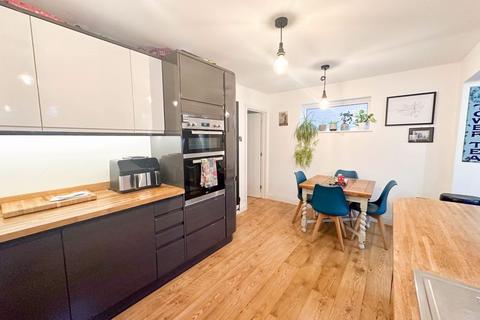 26 Beech Avenue, Shepton Mallet, BA4 5XW