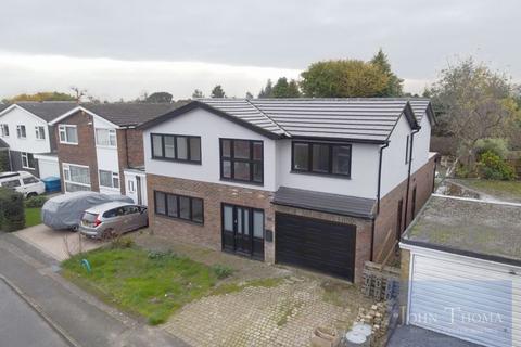 5 bedroom detached house for sale, Ashfields, Loughton IG10