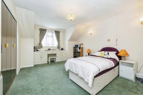 2 bedroom retirement property for sale, Cherchefelle Mews, Stanmore HA7