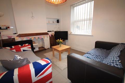 4 bedroom terraced house to rent, Minny Street, Cardiff CF24