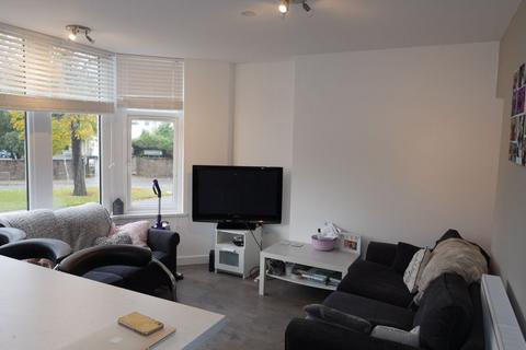 3 bedroom apartment to rent, Albany Road, Cardiff CF24