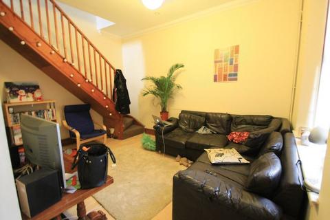 4 bedroom semi-detached house to rent, Gordon Road, Cardiff CF24