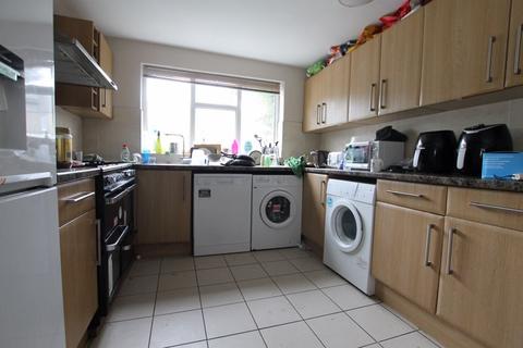 7 bedroom terraced house to rent, Harriet Street, Cardiff CF24