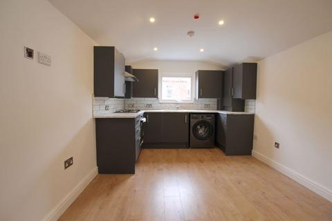 4 bedroom apartment to rent, Plasnewydd Road, Cardiff CF24