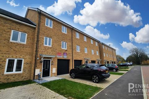 4 bedroom townhouse for sale, Waterfield Close, Peterborough PE3