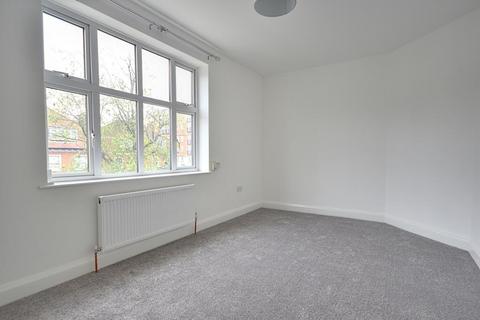 2 bedroom flat to rent, Streatham High Road, London, SW16