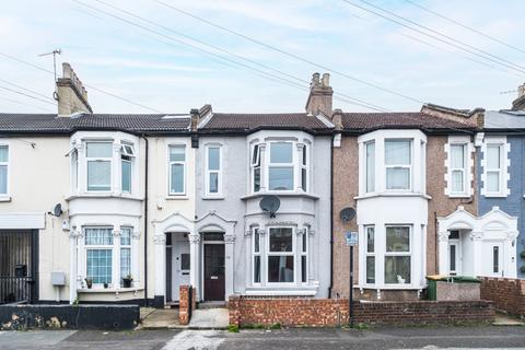 4 bedroom terraced house to rent, Meeson Road, Stratford, London, E15