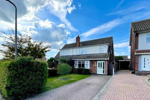 3 bedroom semi-detached house to rent, Meadow Close, Thundersley, Essex, SS7 3RJ