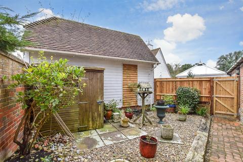 4 bedroom end of terrace house for sale, The Square, Lenham, Maidstone, Kent