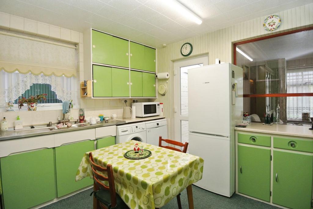 JR Kitchen2.jpg