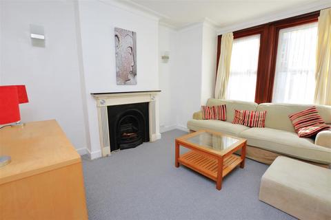 2 bedroom flat to rent, University Road, Colliers Wood SW19