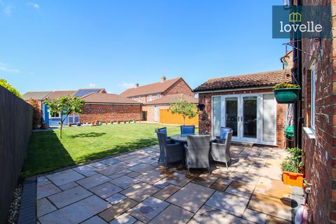 1 Bluebell Road, Grimsby, DN33 3AY