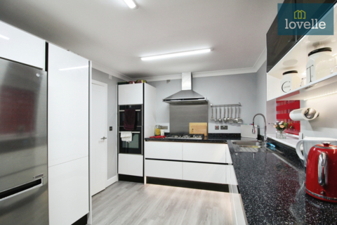 1 Bluebell Road, Grimsby, DN33 3AY