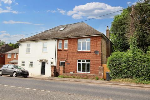 3 bedroom semi-detached house to rent, Sutton Road, Maidstone ME17