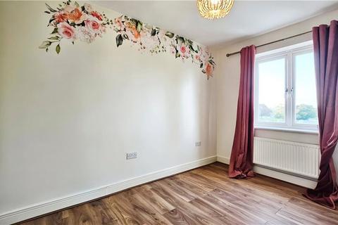 1 bedroom in a house share to rent, Longford Way, Staines-upon-Thames, Surrey, TW19